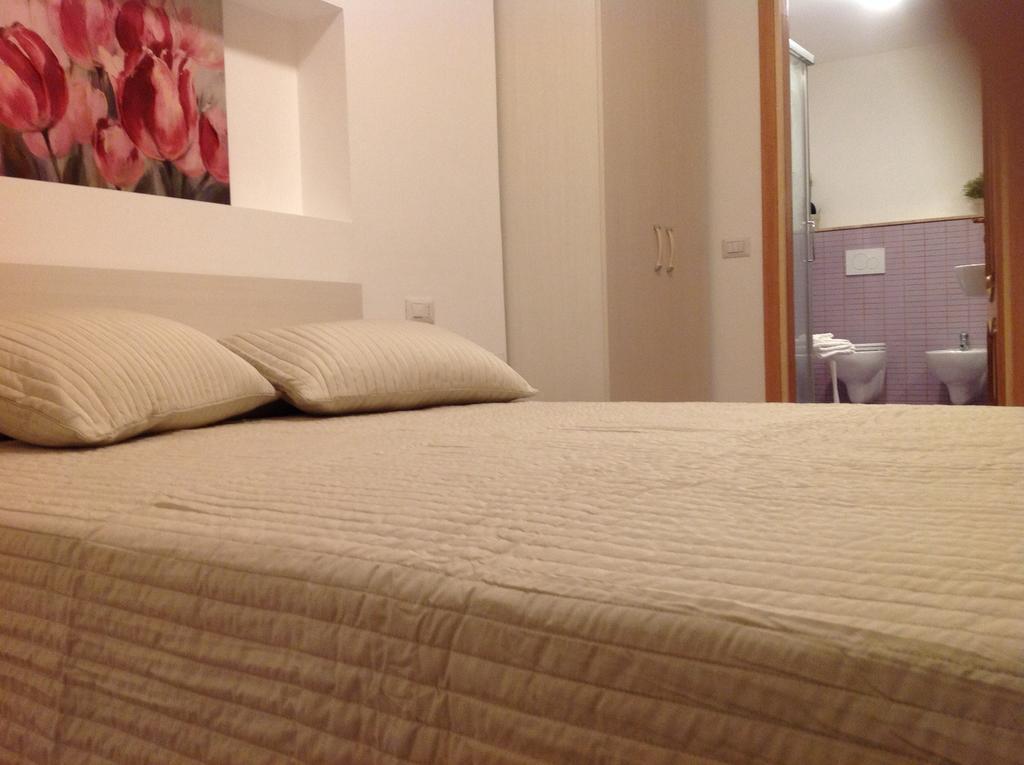 B&B A Casa Di Amici Джардіні-Наксос Номер фото